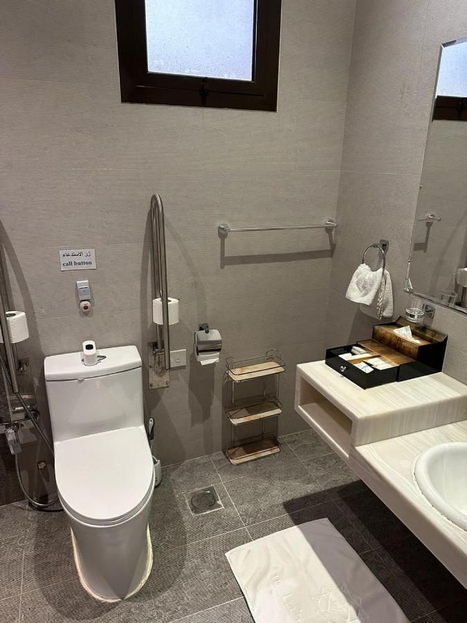 Celine Serviced Al Malqa 4*