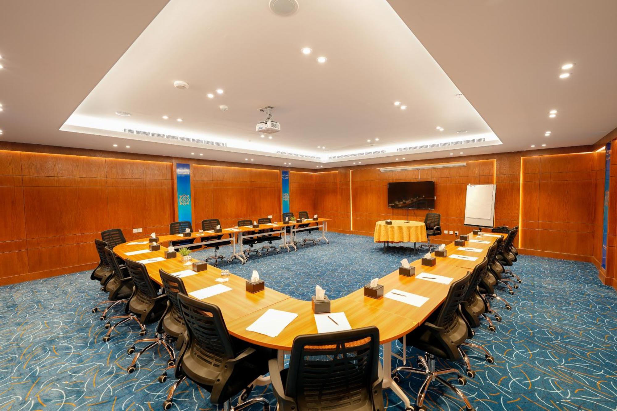 Celine Serviced Al Malqa 4*